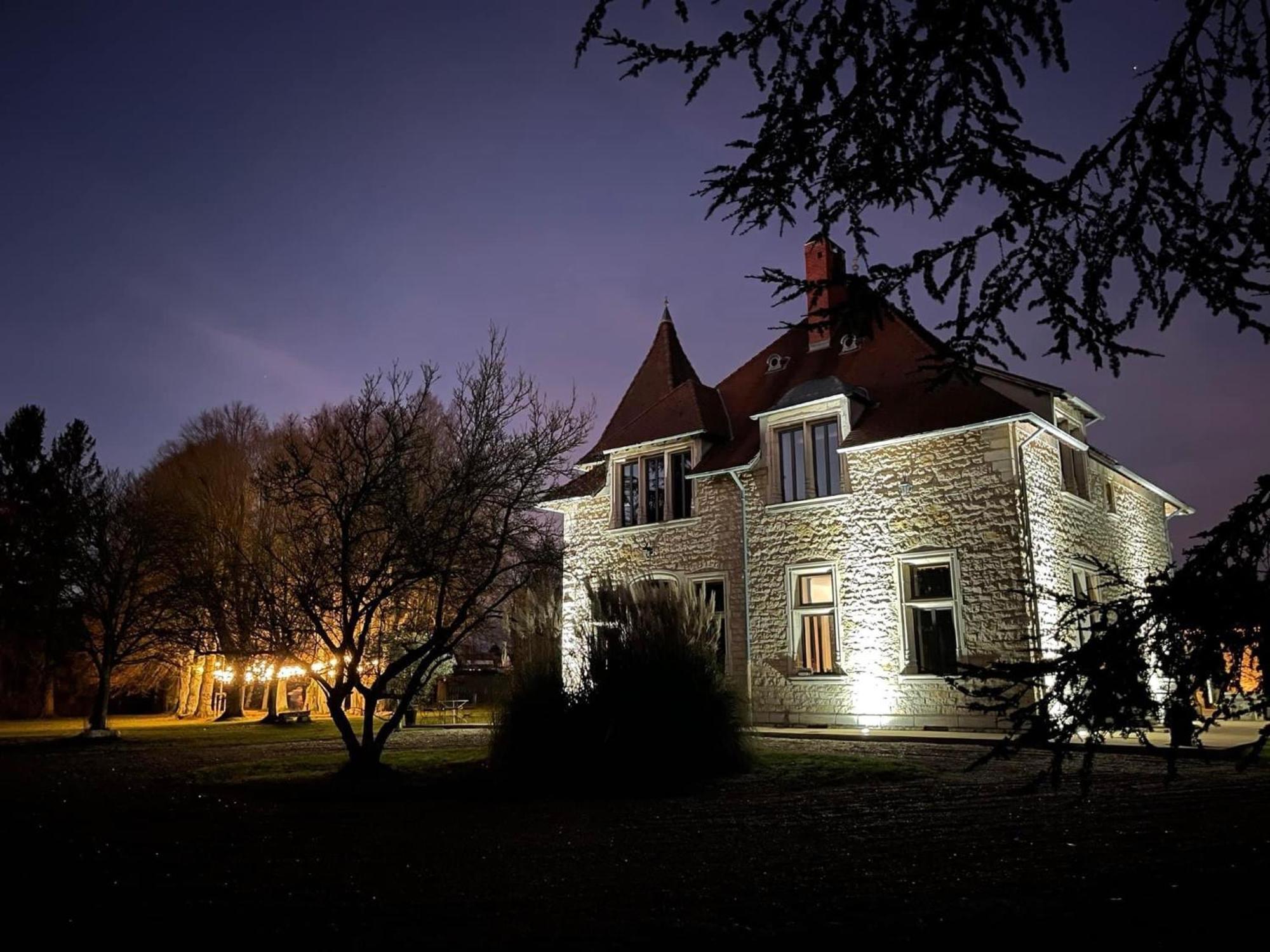 Chambres Au Chateau Du Mouillat Saint-Clair-de-la-Tour Exterior photo